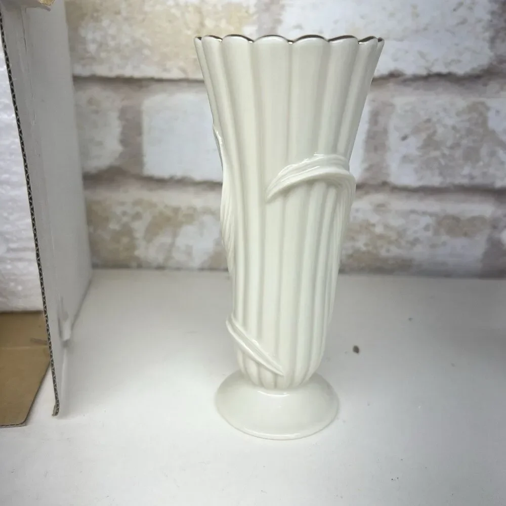 NEW in Box ~LENOX~ Embossed Daffodil Porcelain Vase~Ivory 24K Gold Trim ~VTG COA